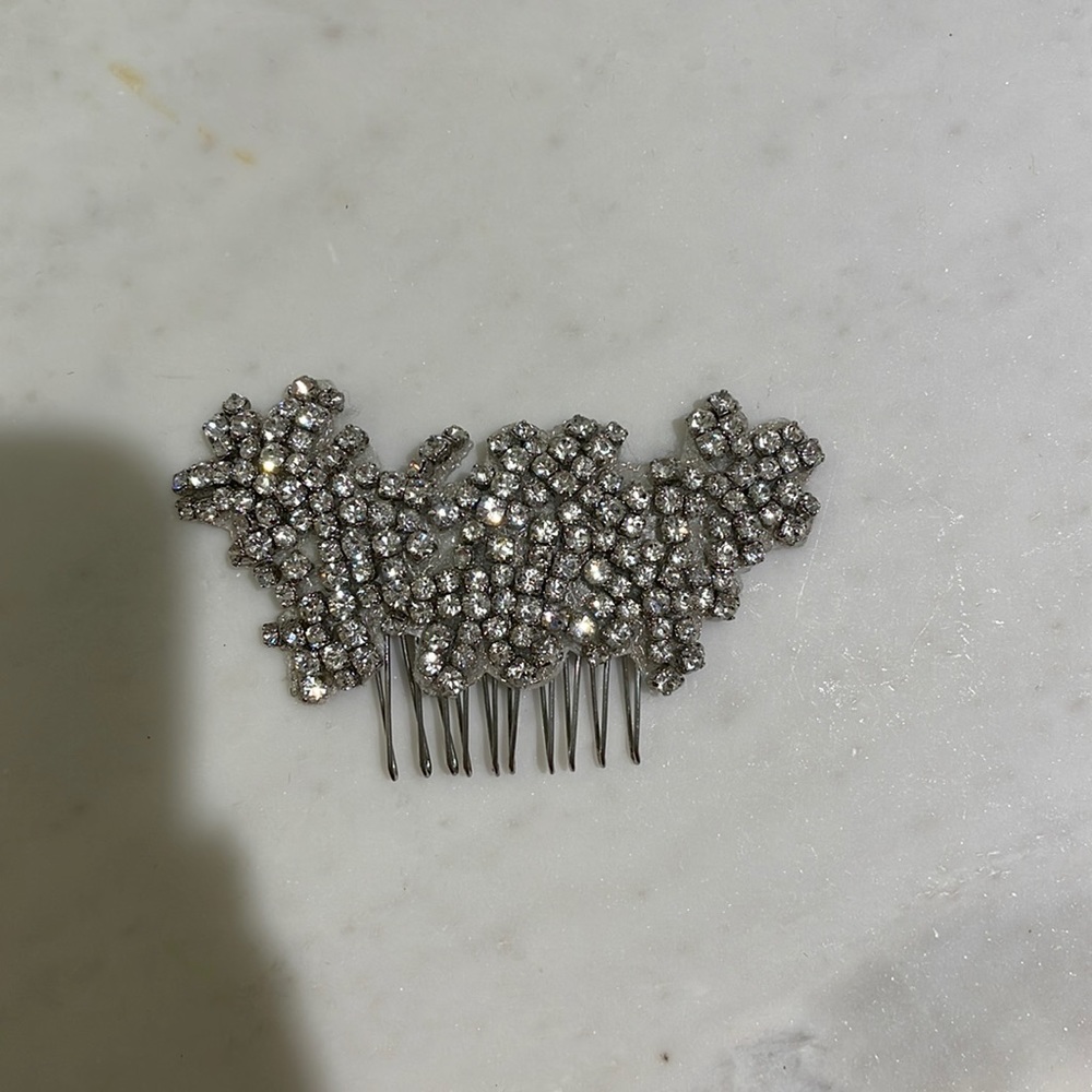Woman’s hair clip